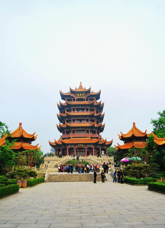 四大名楼的介绍，四大名楼的介绍词（中国四大名楼是指哪些）
