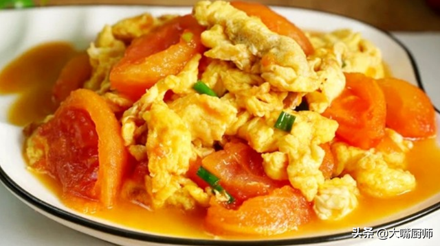 西红柿炒鸡蛋的制作步骤，制作西红柿炒鸡蛋需要的步骤（吃了30年的西红柿炒蛋）