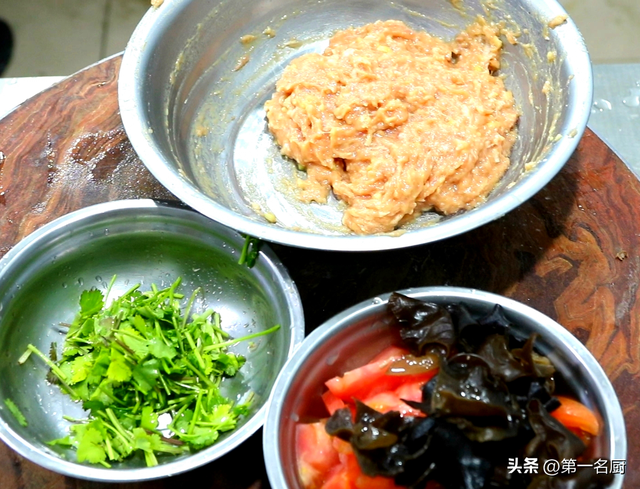 猪肉丸子汤的做法，豆腐猪肉丸子汤的做法（分享4道丸子汤）