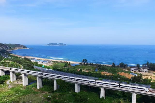 海南环岛一圈多少公里，环海南岛一圈是多少公里（环岛海南全程风景如画）