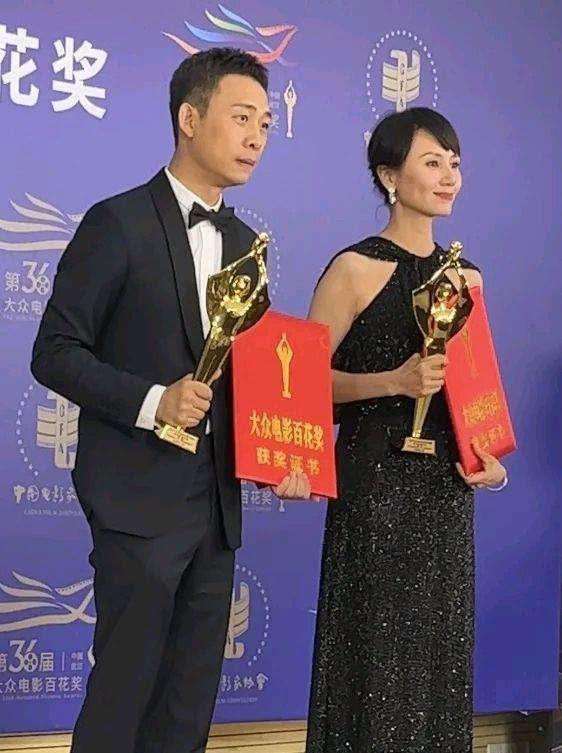 张译成金鸡和百花奖双料影帝，追平葛优、张涵予、黄晓明、张艺谋