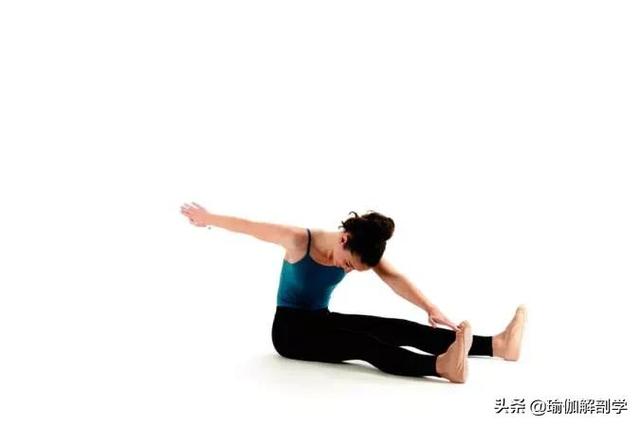 侧腹肌锻炼方法，锻炼腹肌最快方法（16个瑜伽动作变体）