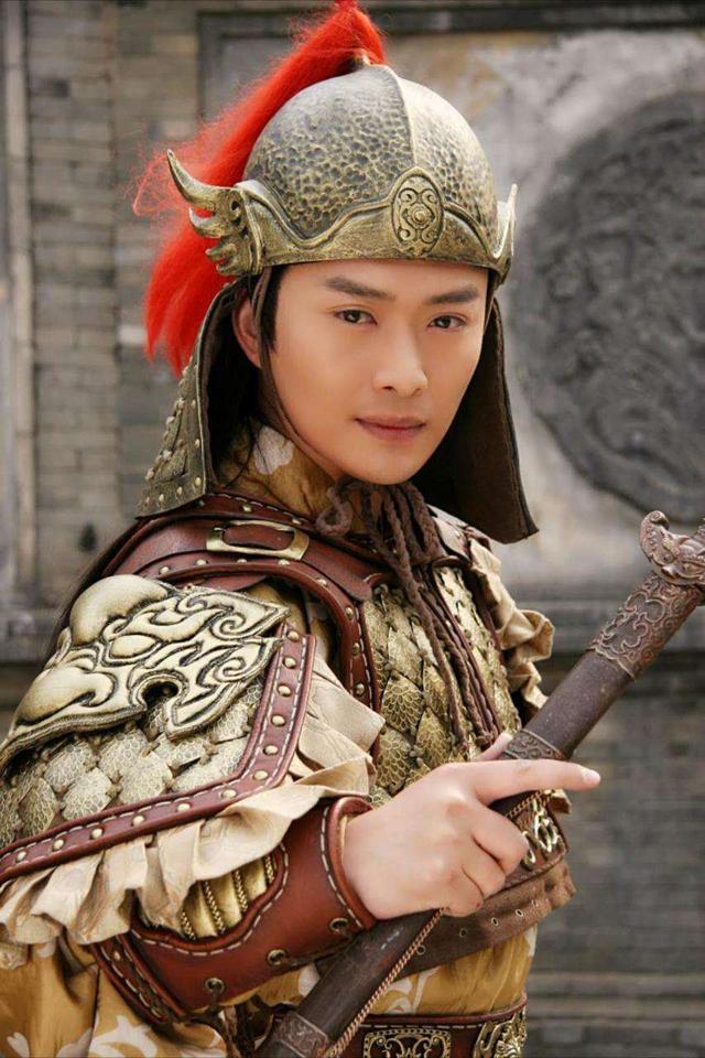 家里和罗成家有世仇,爷爷苏定方将罗成和罗艺杀死,而罗通又报仇将苏定