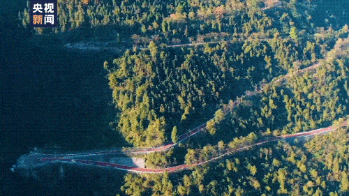 湘西终于开通高铁了，“湘西最美高铁”即将通车