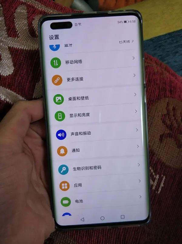 水滴屏是什么意思，水滴屏是什么意思和刘海屏哪个好（瀑布屏、升降屏、非异形屏）