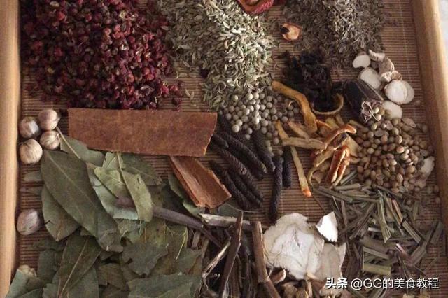 卤猪肠的做法，卤猪肠的做法 最正宗的做法（卤肥肠做法和技术配方）