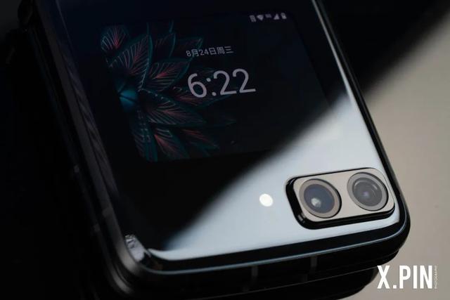 屏幕没坏但屏幕滑不动，vivo手机屏幕没坏但屏幕滑不动（只要5999元的moto刀锋折叠屏）