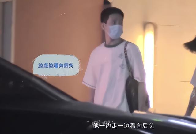 女生右手无名指带戒指什么意思，井柏然聚会开怀畅饮（女生右手无名指带戒指表示什么）