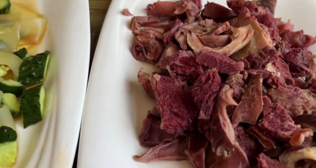 马肉怎么吃，马肉怎么吃好吃请你告诉一声（河北国道边的驴马肉自助）