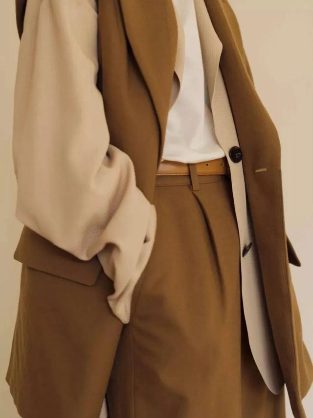 什么的季节填合适的词，什么的季节填上合适的词语（温暖、明亮又时髦）