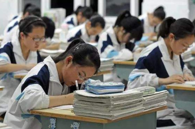 私立学校和公立学校哪个好，幼儿园公立学校和私立学校哪个好（公立和私立学校的差别有多大）