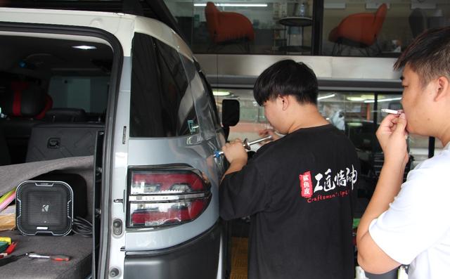 fj酷路泽改装，记丰田FJ 酷路泽小穿越改装（FJ酷路泽汽车凹陷修复）