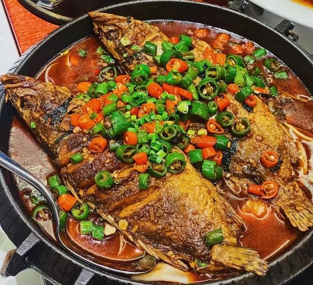 安徽有什么美食，超出名的安徽美食你都吃过几道呢（道道都是安徽人的“心头爱”）