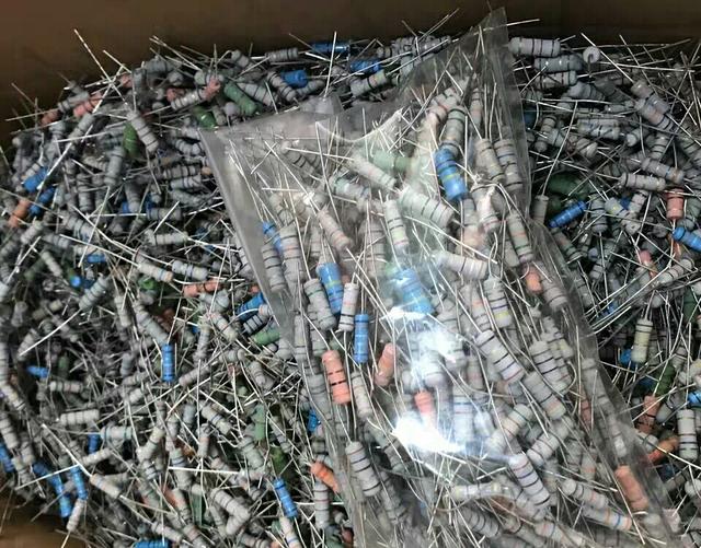 适合投资的小本生意，小本投资什么生意（1年能挣10多万）