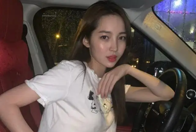 王钟瑶事件5分37秒是什么意思(魔鬼身材太亮眼)