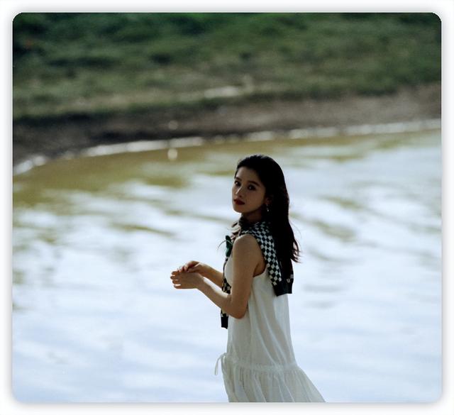 张艺兴是独生子吗，张艺兴是不是独生子（女方疑似是23岁小花张婧仪）