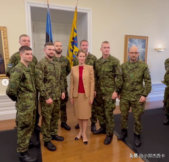 （她是世界首位女总理），（她是世界首位女总理（44岁当选史上第一位女总理）