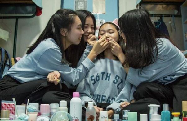 学校雷人标语（为阻挡学姐推销）