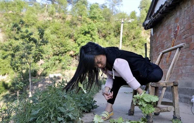 农村的漂亮姑娘，最漂亮的女人农村（河南农村漂亮“椅子姑娘”）