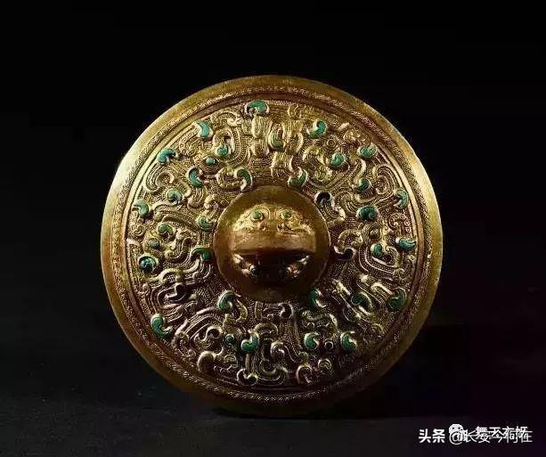 凹面镜的应用，放大镜是凸透镜还是凹透镜（“凹面镜”的简单发展演变）