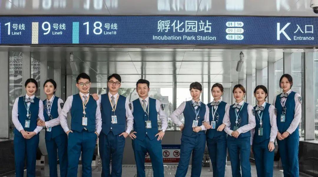 馬門溪龍完整化石,這座“博物館”就在成都地鐵 馬門溪龍完整化石,這座“博物館”就在成都地鐵