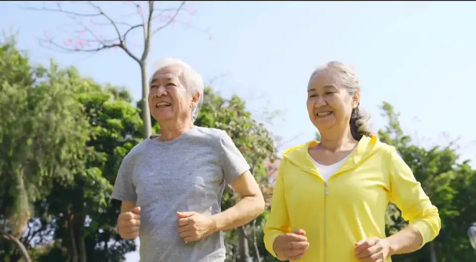 儿媳说房子是她父母买给她的，不让我们住进去养老，怎么办？
