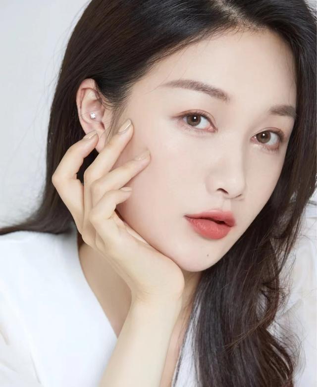 35一40岁国货眼霜，国货眼霜哪个牌子好用40岁用（建议女人到了三四十岁）