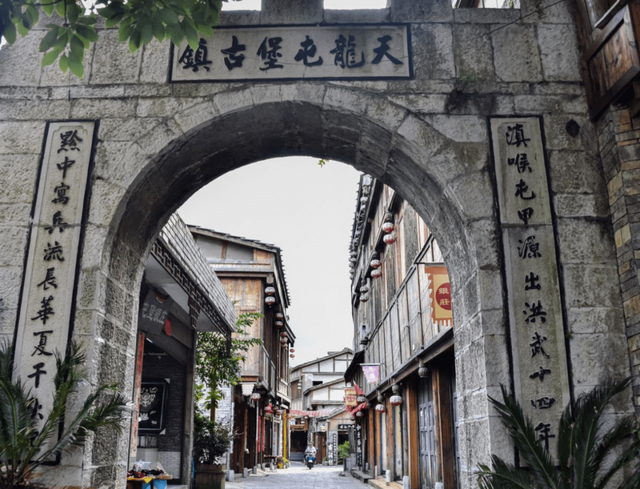 安顺旅游景点推荐，安顺（看了贵州安顺这10个地方）