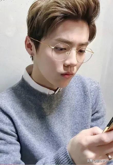 qq头像男生墨镜，戴墨镜的帅哥头像微信（当男星们戴上眼镜）