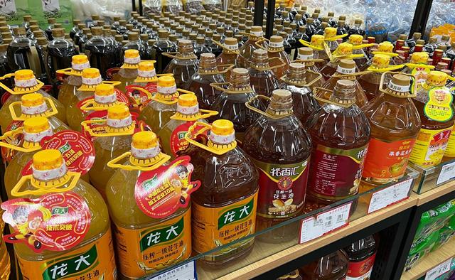 如何挑选葵花油，怎样挑选好的葵花籽油（只要油桶上有这2个字）