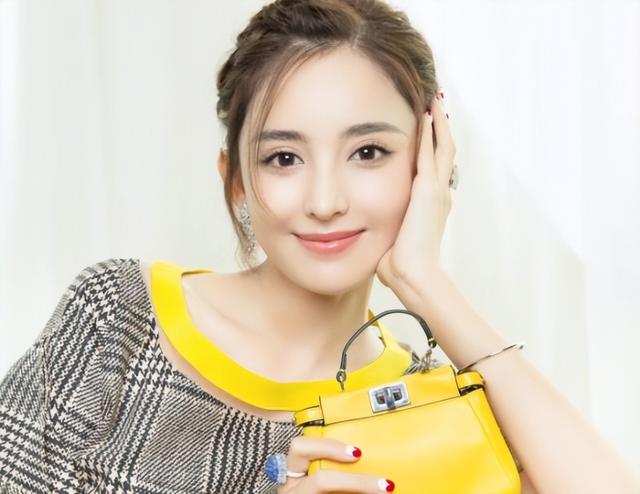 古力娜扎电视剧，古力娜扎演过什么电视剧（两人境遇却大不相同）