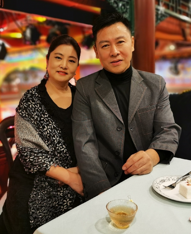 胡亚捷的老婆(胡亚捷的老婆叫什么)