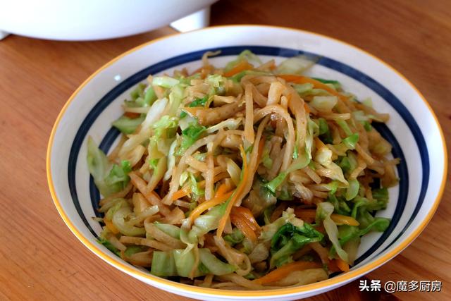 炒烙饼家常做法正宗炒烙饼怎么做，如何烙炒饼的饼（怪不得北方人这么爱吃炒饼）