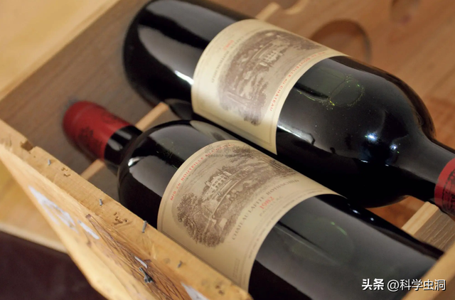 82年的拉菲多少钱一瓶，82年拉菲历年价格（卖出天价的“82年拉菲”）