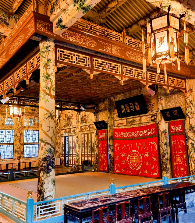 和珅府在哪，和珅府的位置（<恭王府>那些鲜为人知的秘密）