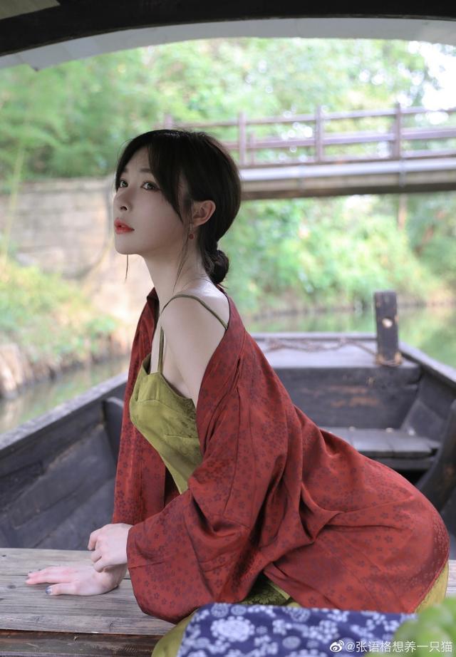 于朦胧，于朦胧个人资料（8.21美图：迪丽热巴）