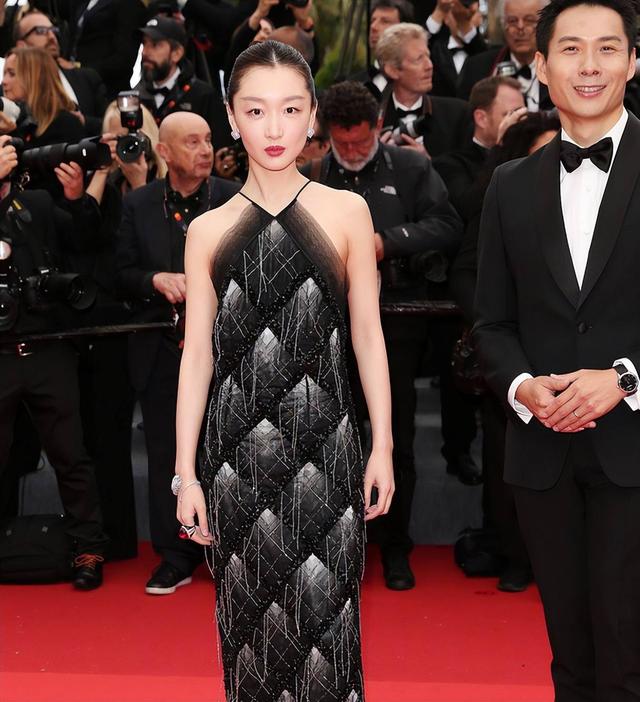 周冬雨多少岁了今年多大，32岁周冬雨被质疑面相变了