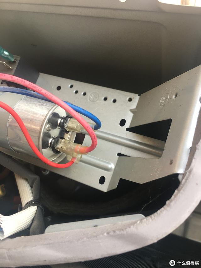 空调电容是什么，空调电容是什么作用（美的定频空调自己更换压缩机启动电容）