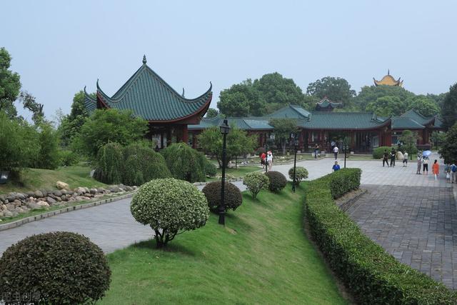 有良田美池桑竹之属的之什么意思，有良田美池桑竹之属的之是什么意思是什么（第十一课《岳阳楼记》知识梳理与专项训练）