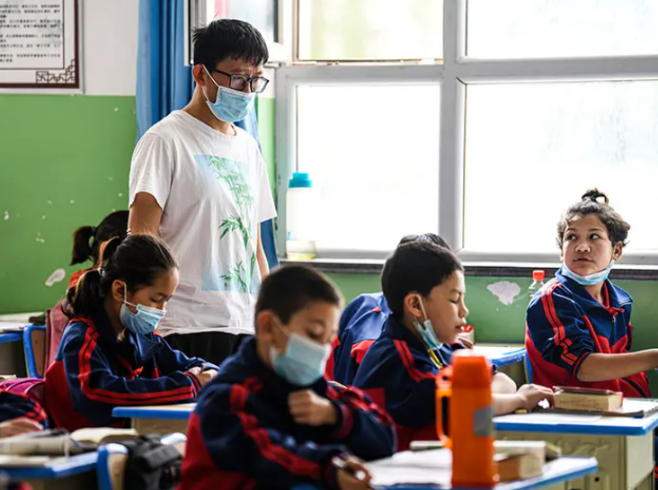特殊教育学校教师待遇（新疆支教老师晒出点名册）