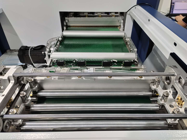 衣服吊牌怎么做，衣服吊牌在哪里定做（关于服装产业崛起后的科技意识流）