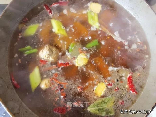 土豆炖排骨的家常做法，豆角土豆炖排骨的家常做法（土豆炖排骨）