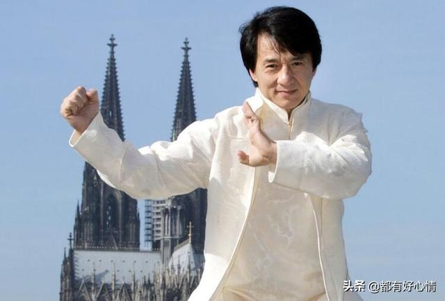 成龙和吴京谁更厉害，如果成龙和吴京打架