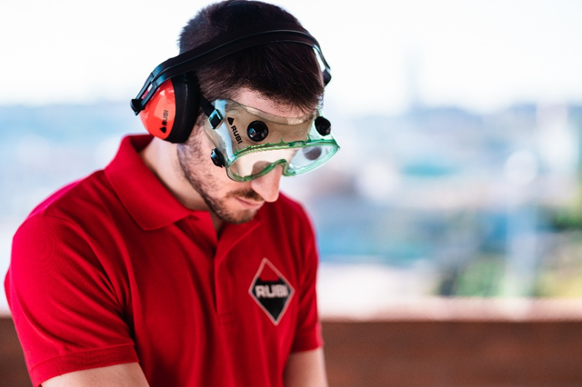 小型瓷砖切割机，瓷砖切割设备的用途（瑞比手动推刀，工地也能静静）