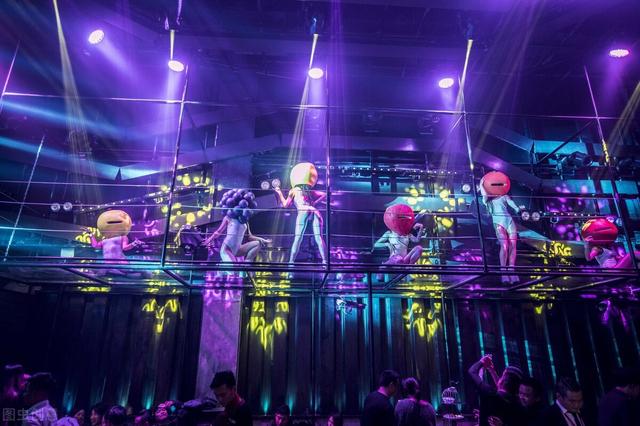 只有挥手说再见原唱，挥挥手说再见是什么歌（想见你的时候，挥挥手说再见）