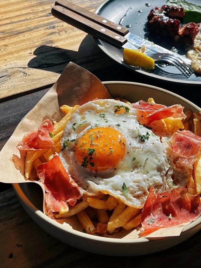 北京小吃一条街，北京有名的便宜小吃街推荐（在北京竟然能一条街吃遍全世界）