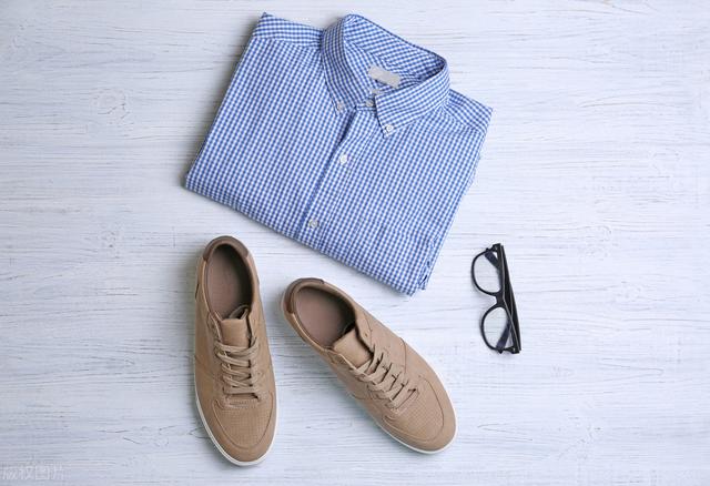 初次约会说什么，初次约会的十个话题（与女孩第一次约会时要记住的10件事）