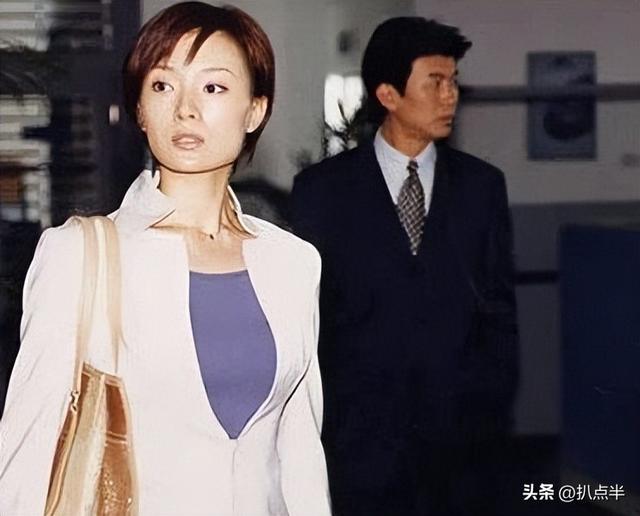 陈数前夫是柳云龙，演员陈数的第一任老公（与二婚男相识15天被求婚、为爱放弃生子）