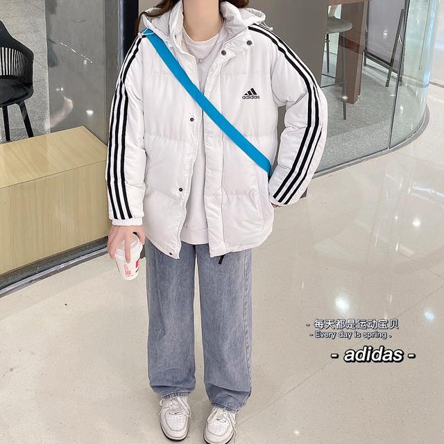 阿迪达斯羽绒服，如何判断adidas羽绒服真伪（阿迪达斯专柜经典款三条杠羽绒棉服面包服）