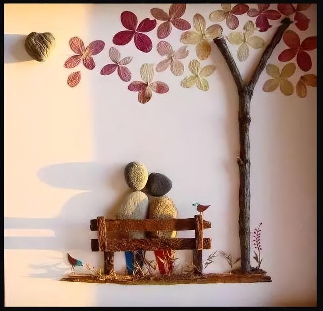 有趣的鹅卵石画，有趣的鹅卵石画图片（一组关于爱情的鹅卵石创意拼画）